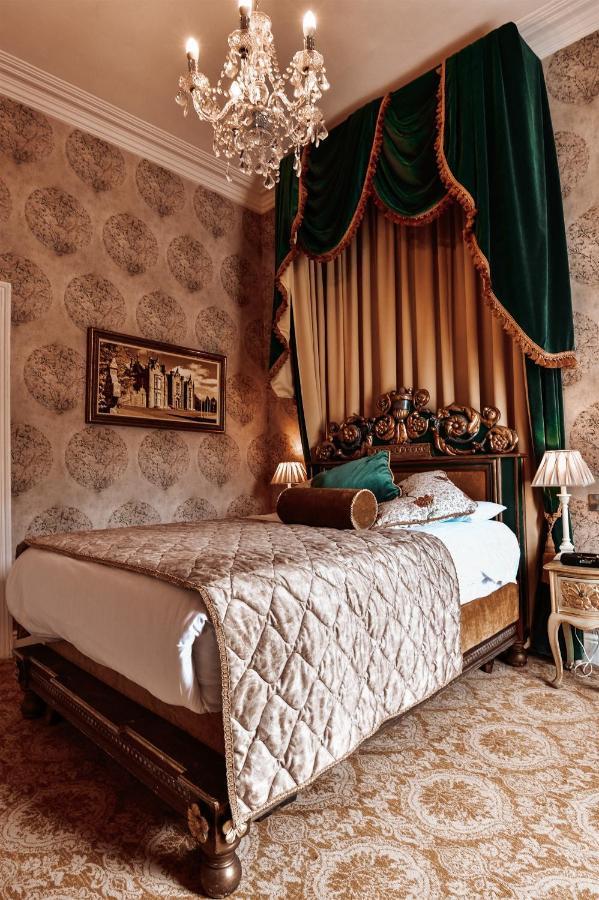Queen Room,1356530738:JPEG
