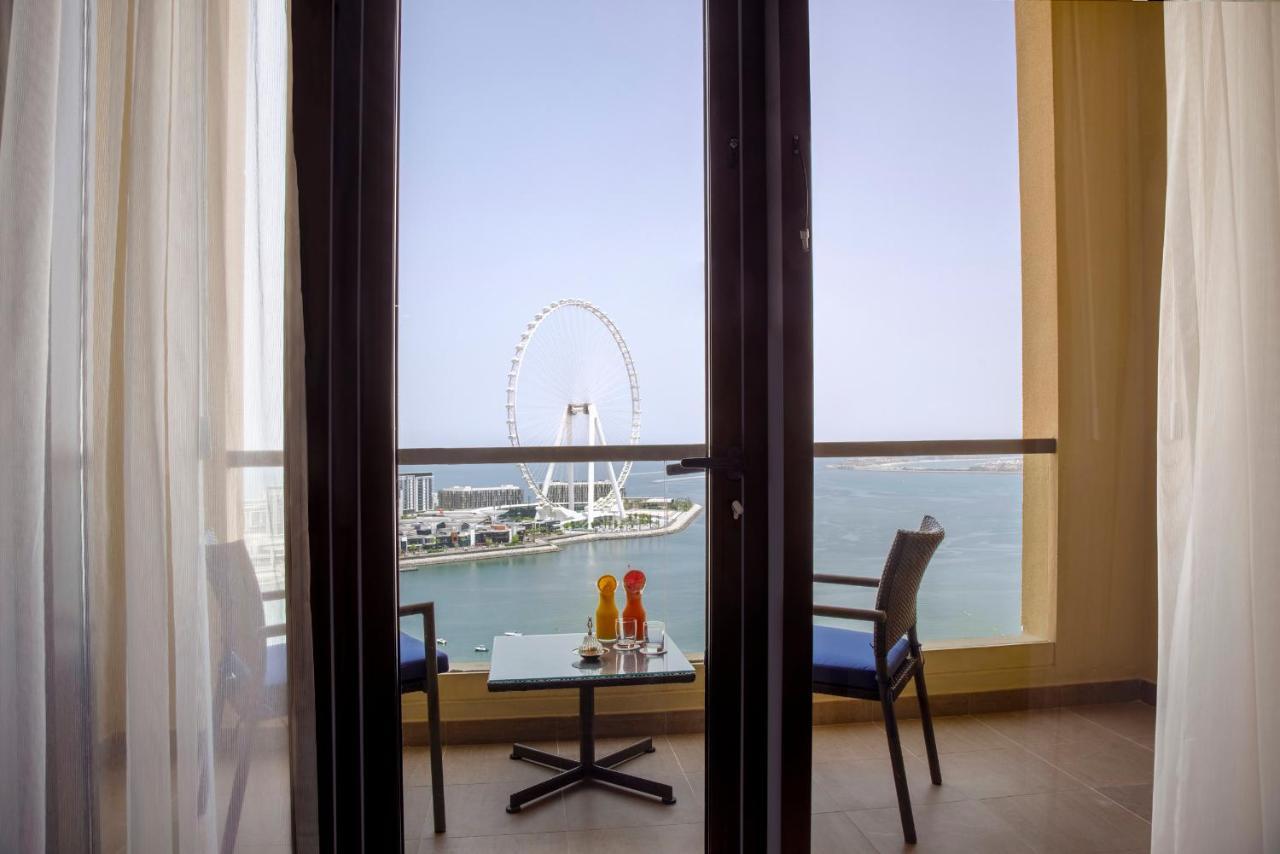 Habitación con balcón y vistas frontales al mar - 1 cama extragrande