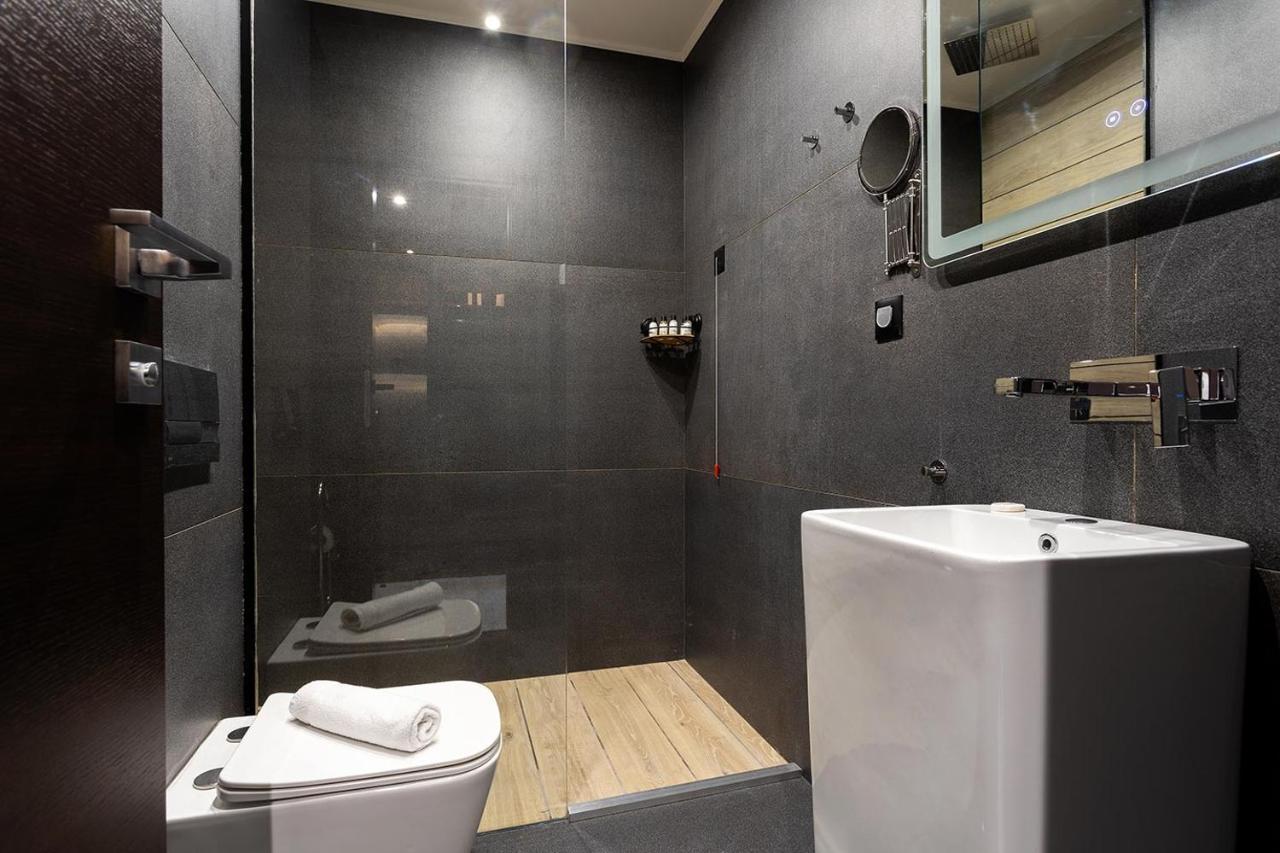 Studio Spa Bath