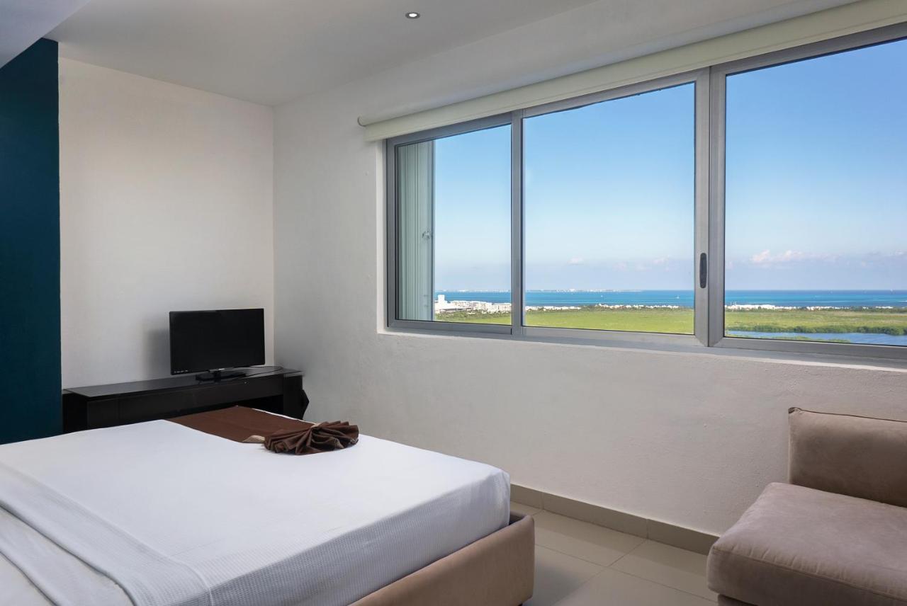 One Bedroom Suite Ocean View