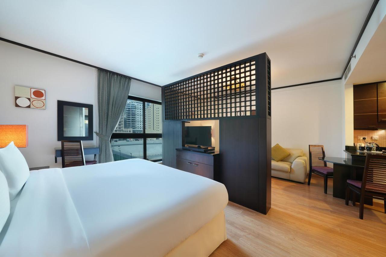 Studio King Bed
