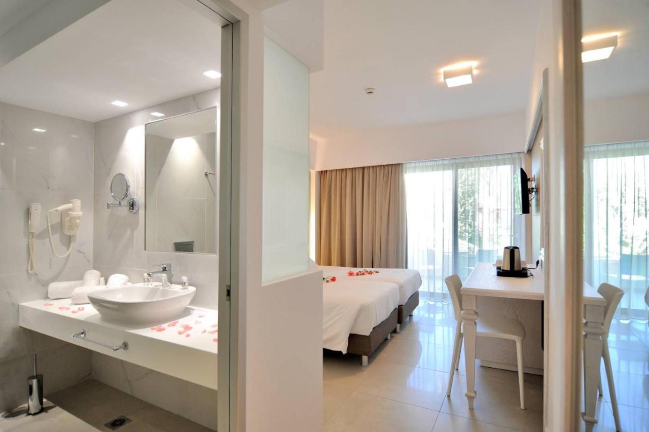 Deluxe Double Room Garden View