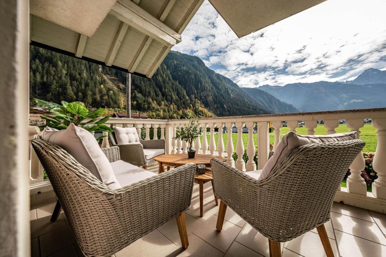 Comfort Two-Bedroom Apartment (2-5 Adults) with Mountain View Top 1,1339054454:JPEG