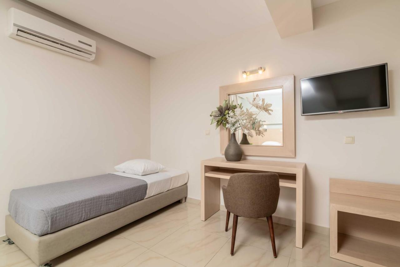 Standard Twin or Double room Pool View