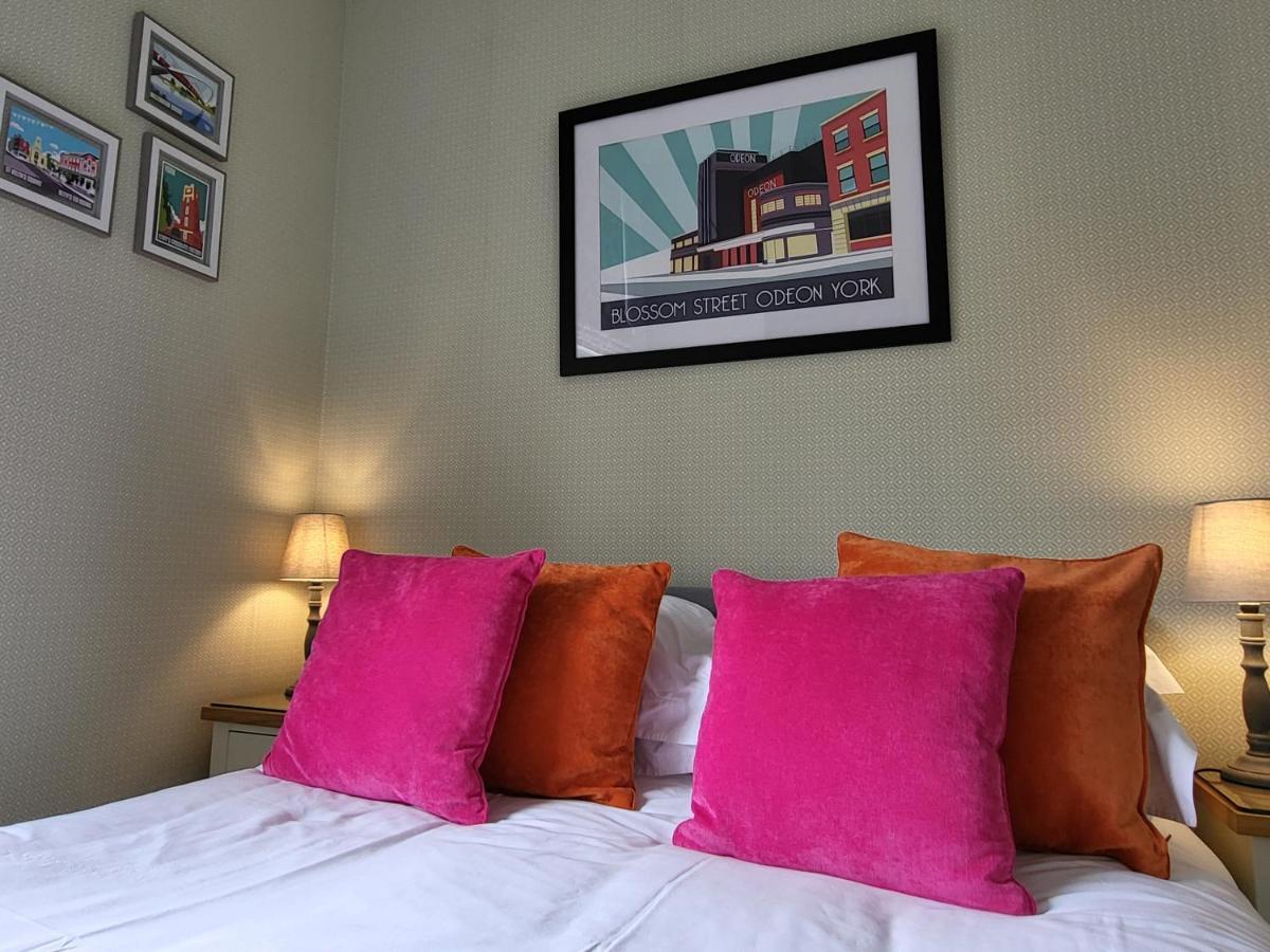 Double Room,1340356160:JPEG