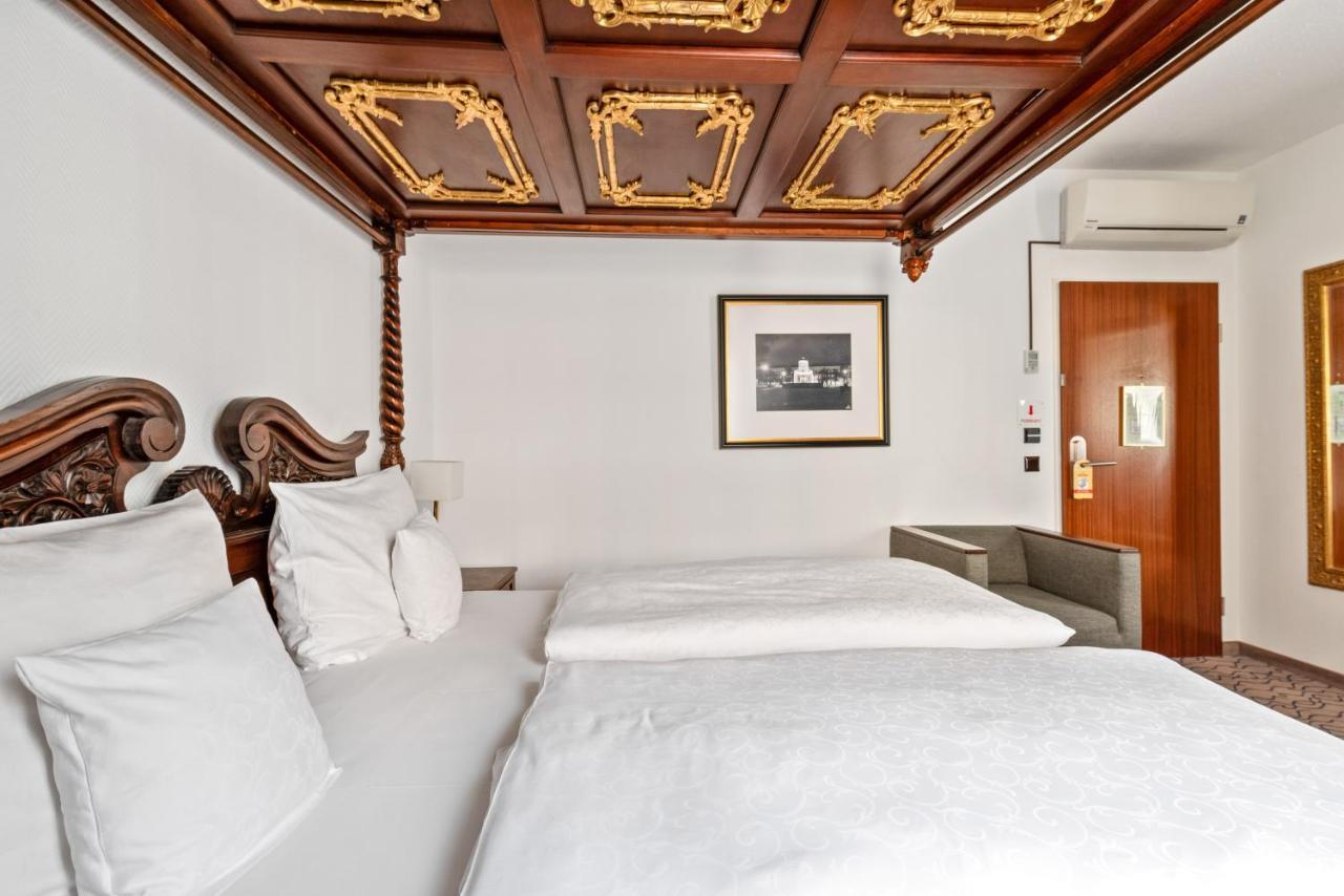 Club Double Room Courtyard View