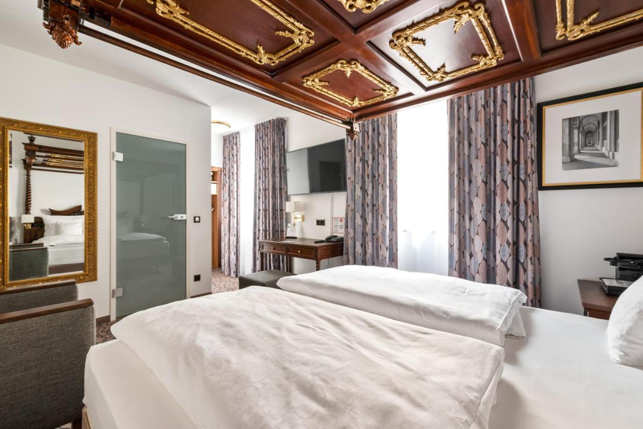 Club Double Room Courtyard View