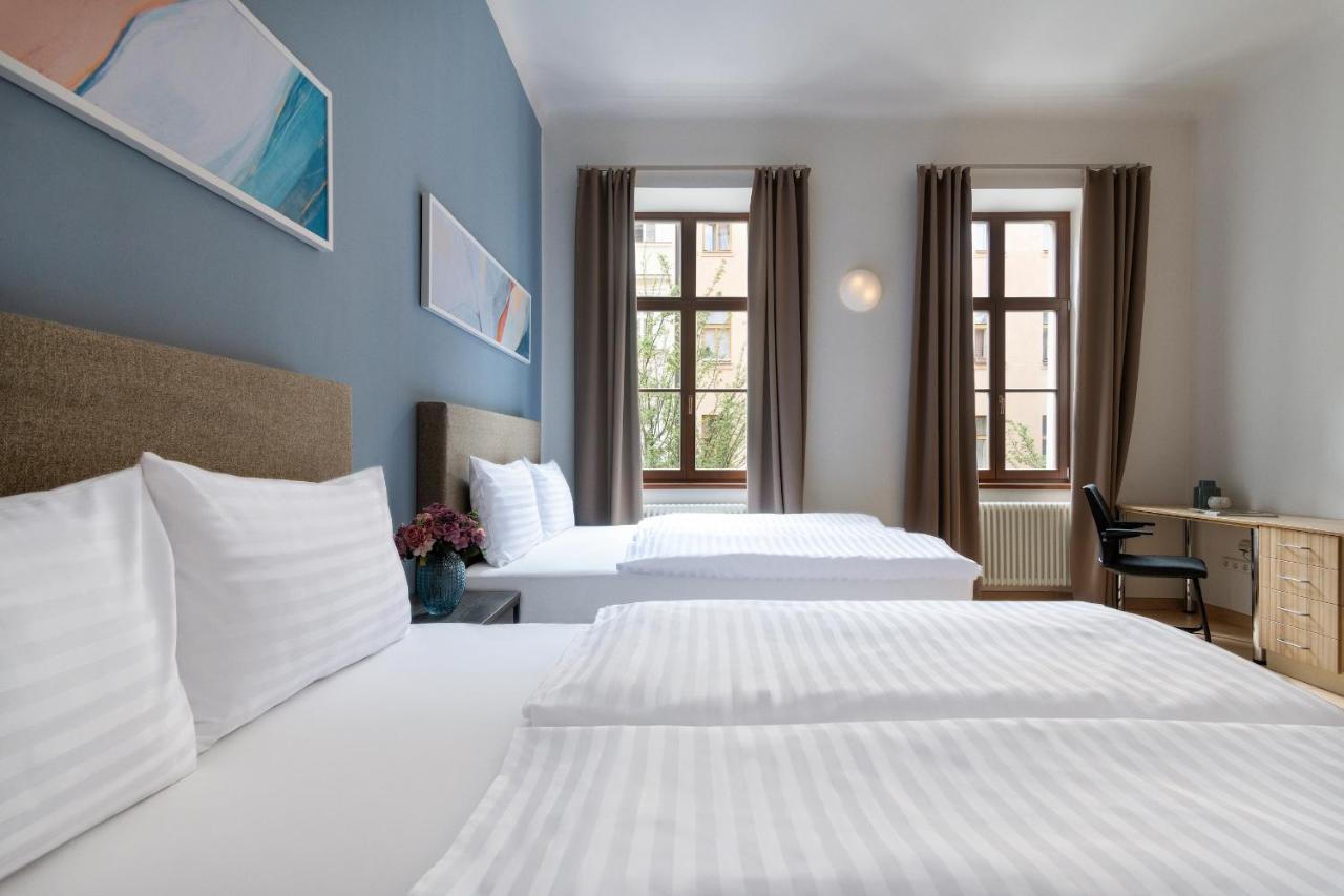 Deluxe One Bedroom Apartment