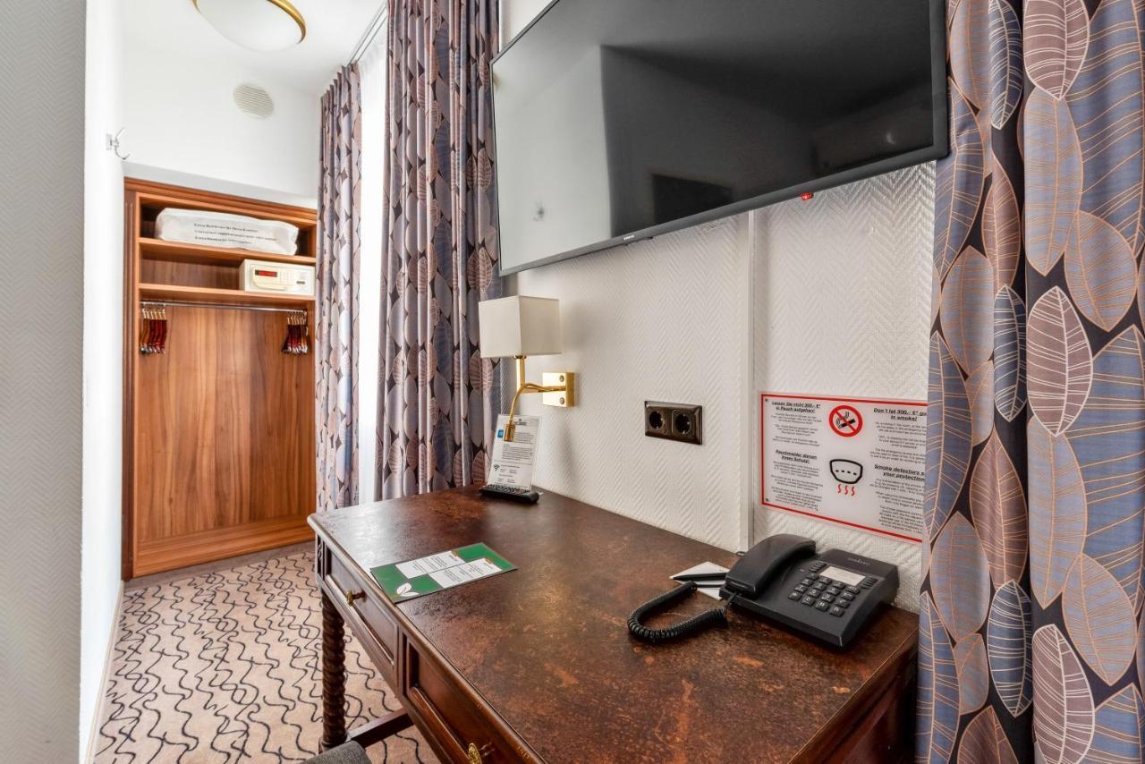 Club Double Room Courtyard View