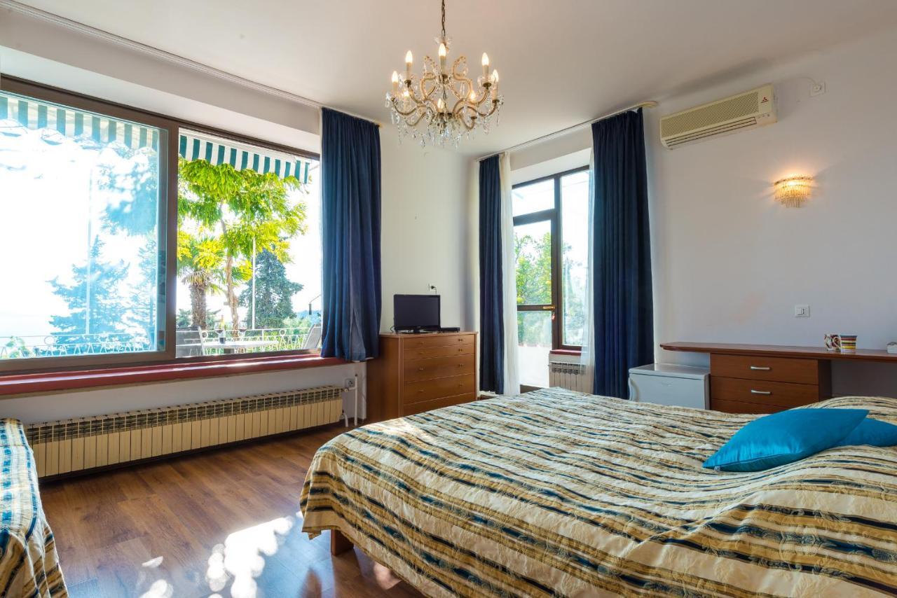 Triple Room Terrace Sea View