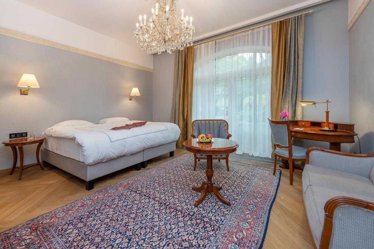 Deluxe Double Room Bath