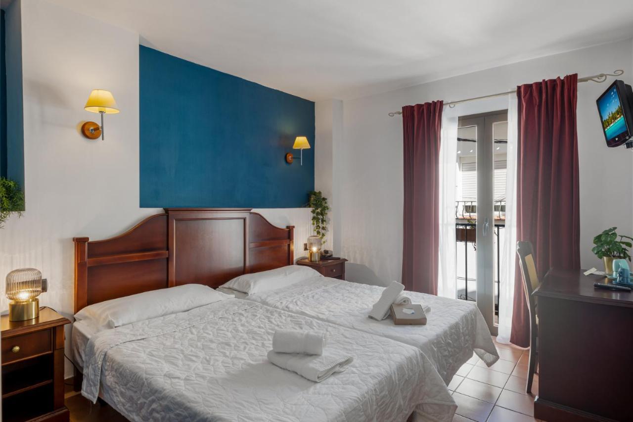 Double Room with Private Bathroom,1345440242:JPEG