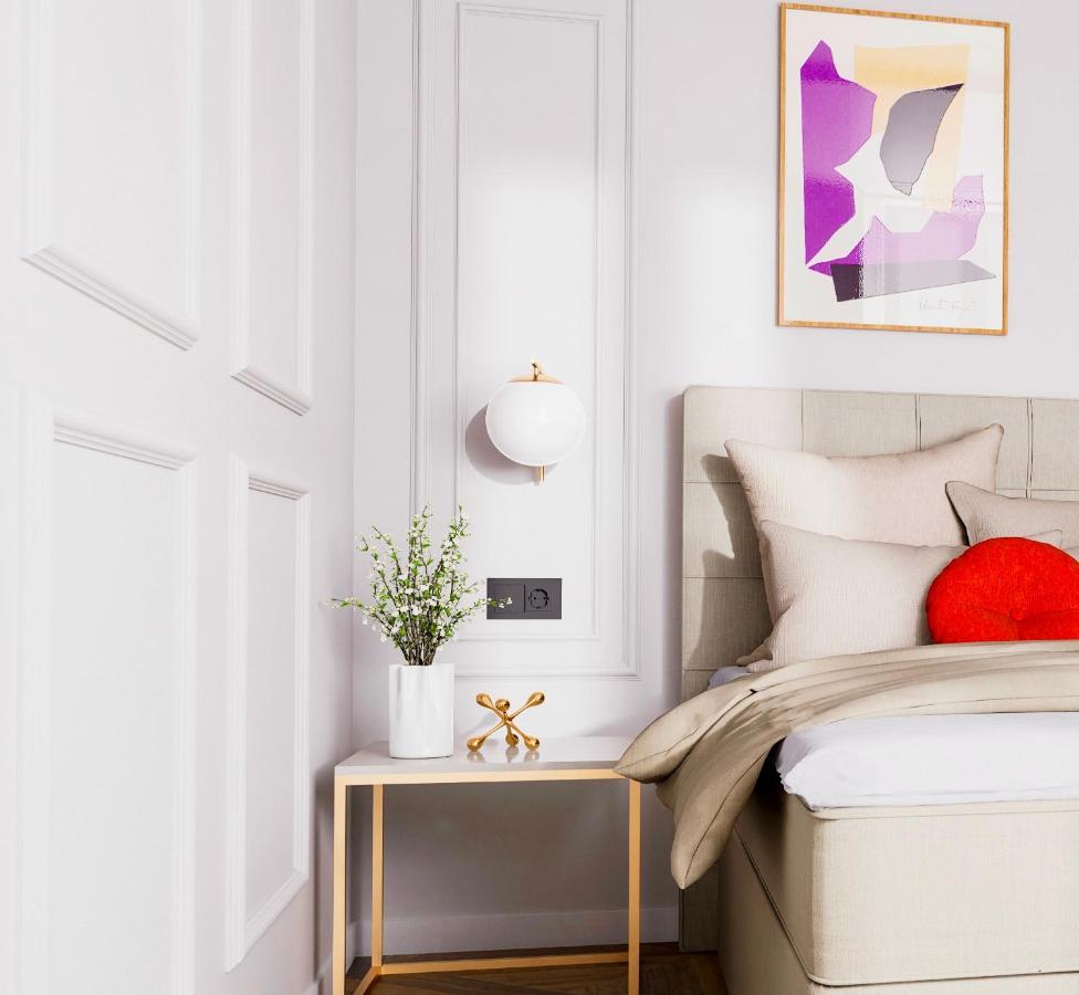 Deluxe Triple Room City Walls View