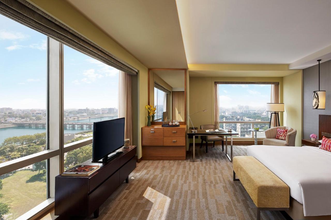 Club King Room Club Access & One-way Complimentary Airport transfer | on Spa & on F&B Till 31st Oct