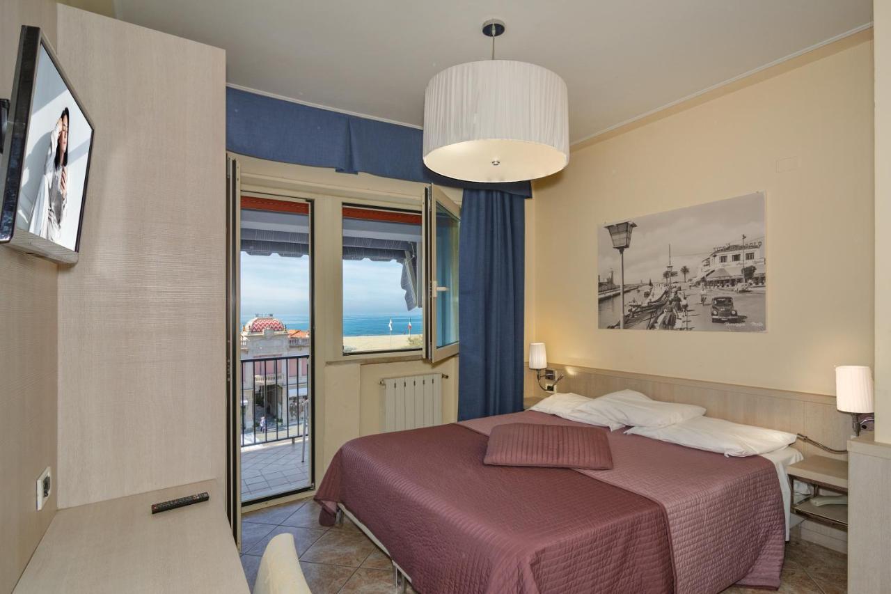 Double or Twin Room Balcony Sea View