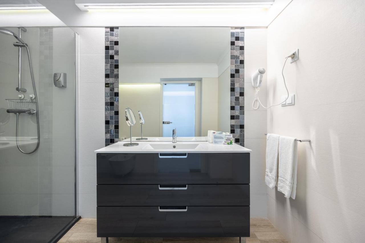 One-Bedroom Apartment Island Views Ground Floor