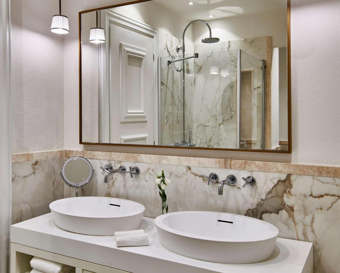 Suite Júnior King com Jardim e Banheira de Hidromassagem