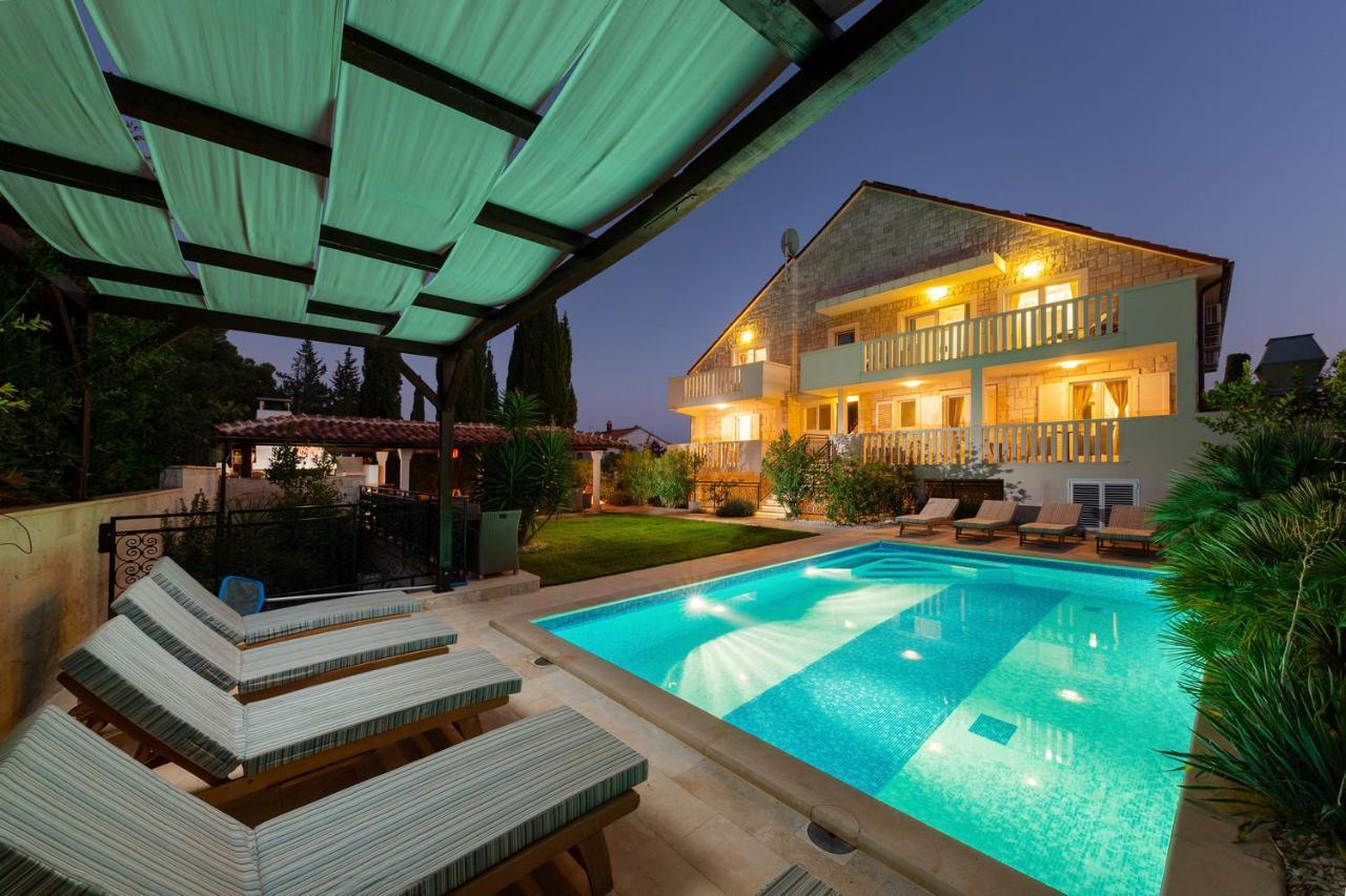 Comfort Studio Terrace Pool view