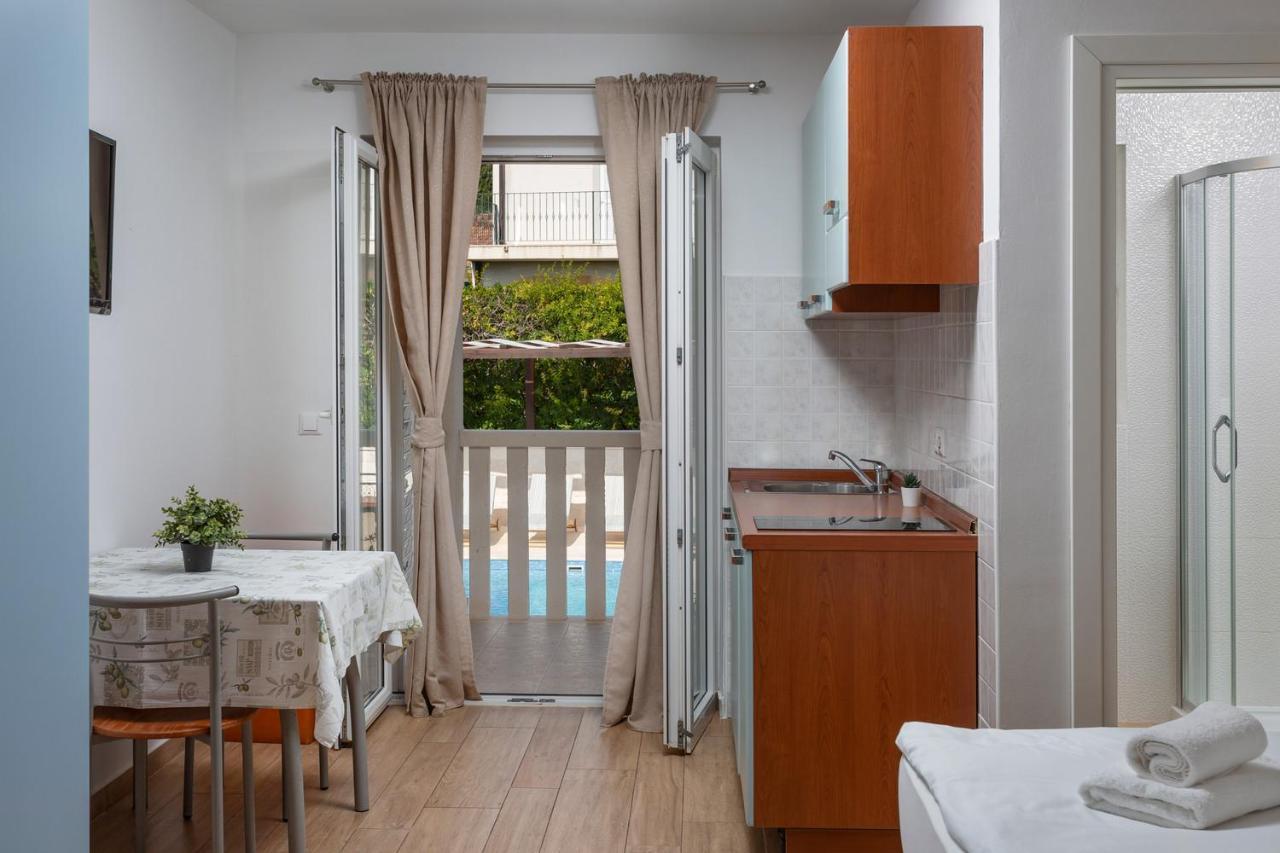 Comfort Studio Terrace Pool view
