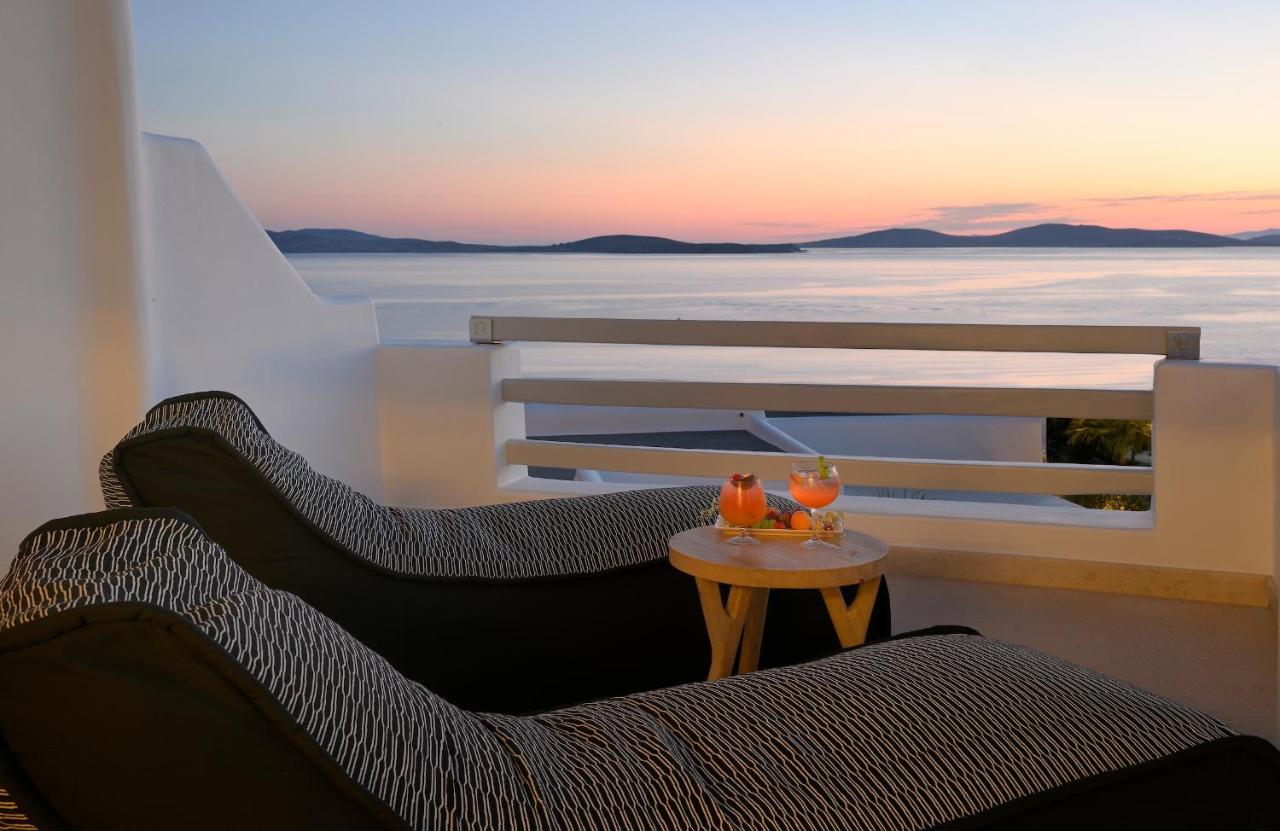 Premium Honeymoon Suite