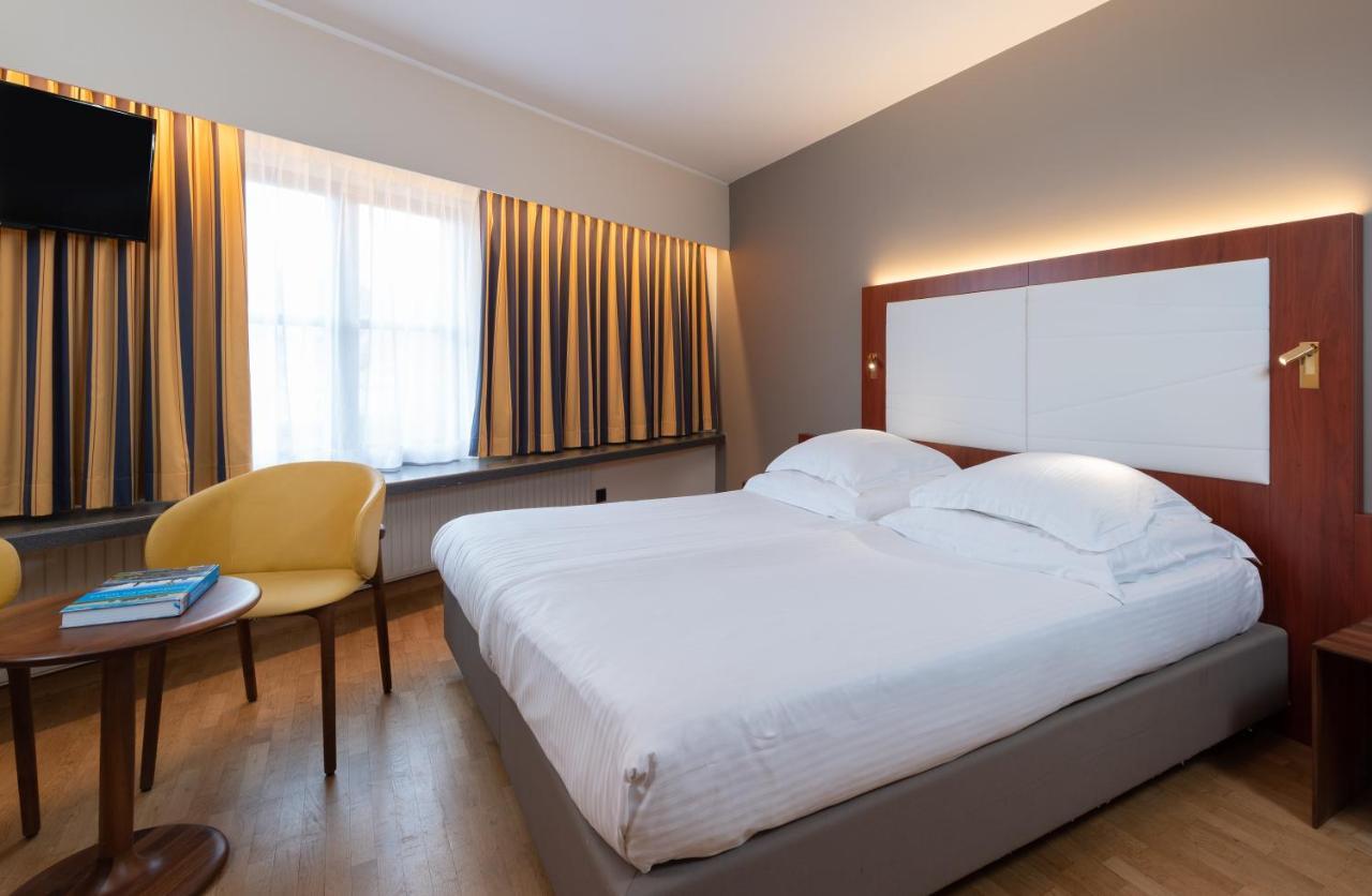 Superior Double or Twin Room Canal View