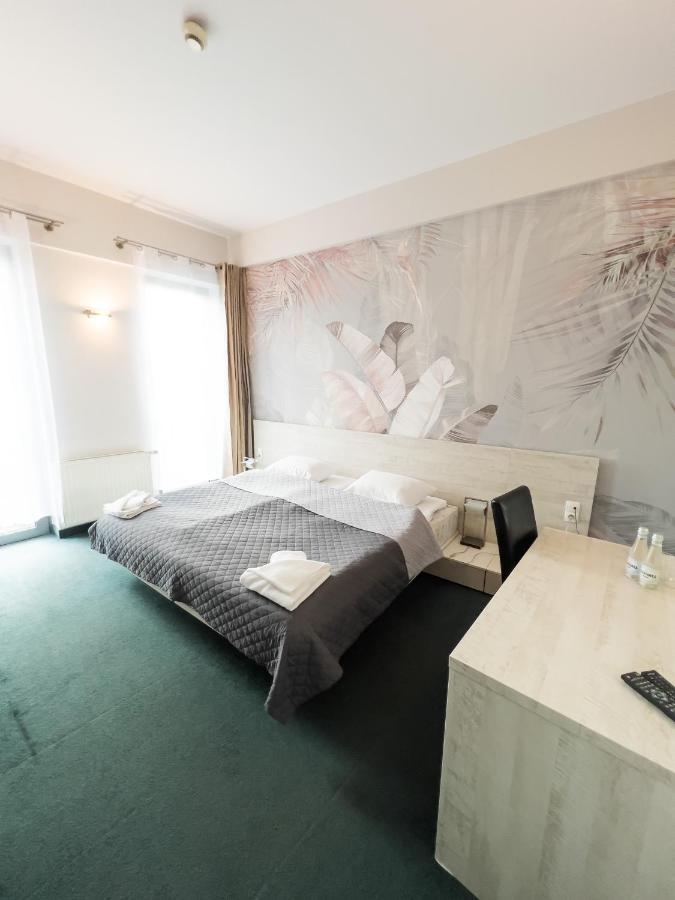 Doppel- oder Zweibettzimmer
