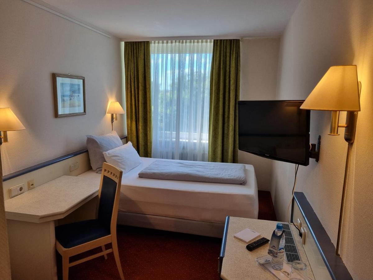 Single Room,1722882005:JPEG