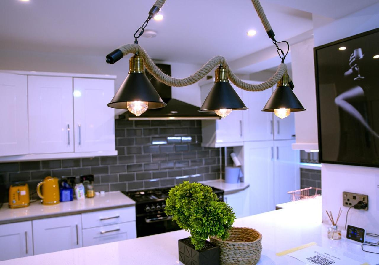 Standard Double Room with Shared Bathroom