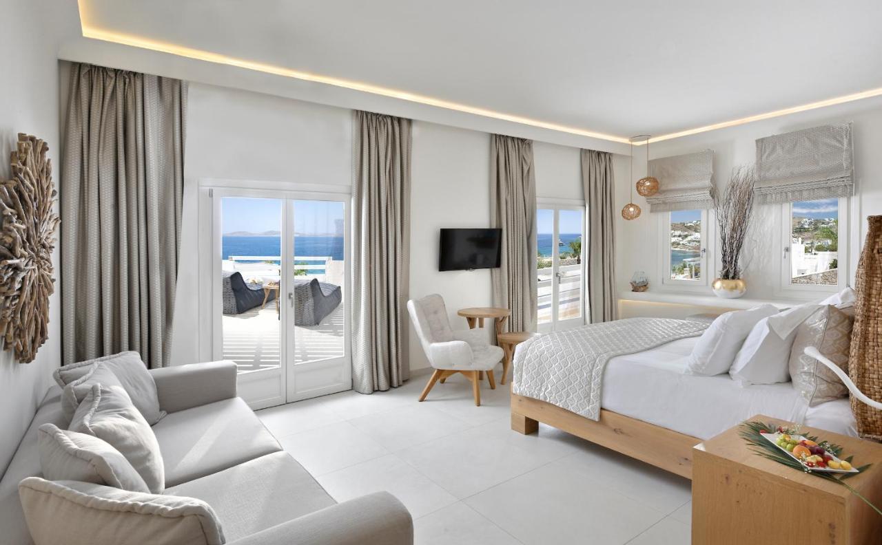 Premium Honeymoon Suite