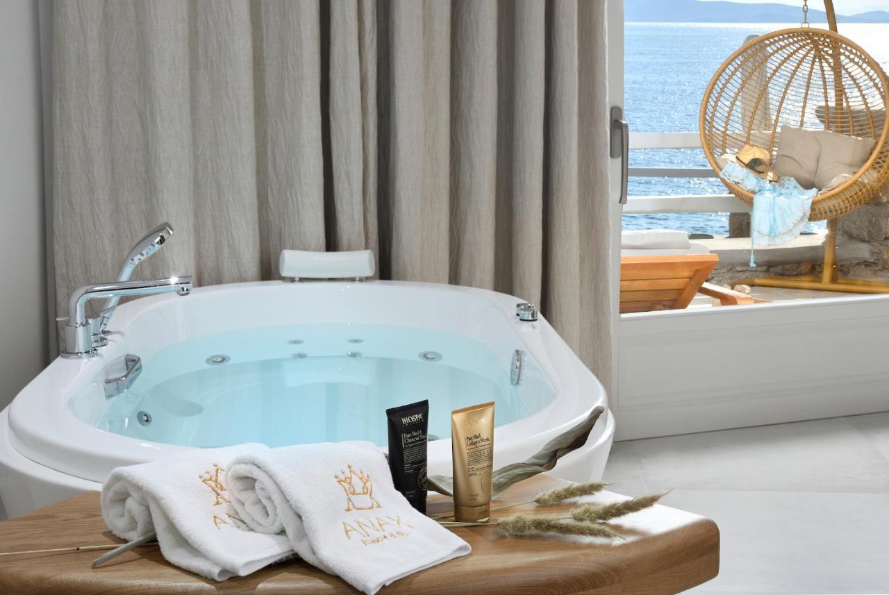 Luxury Beachfront Suite Outdoor Jetted Tub