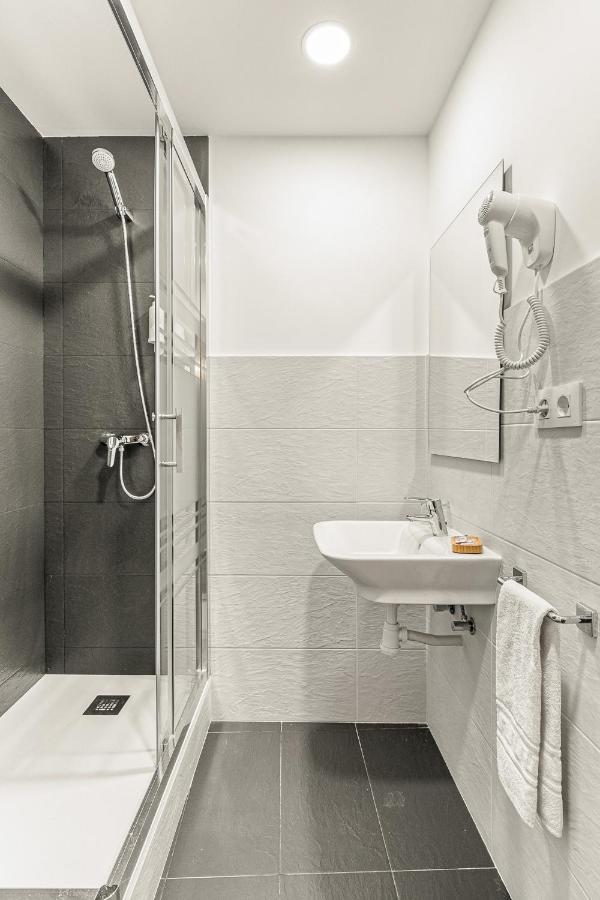 Twin Room Private Bathroom