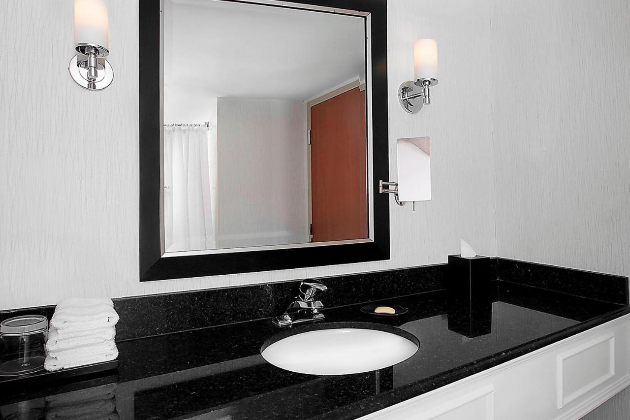 No Window Guest Room 2 Queen Beds