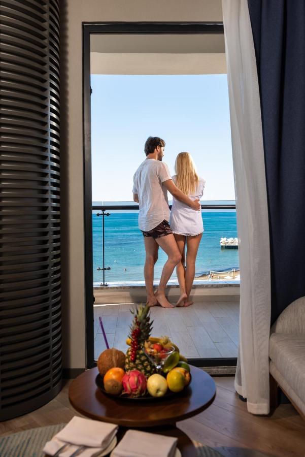 Double or Twin Room Side Sea View