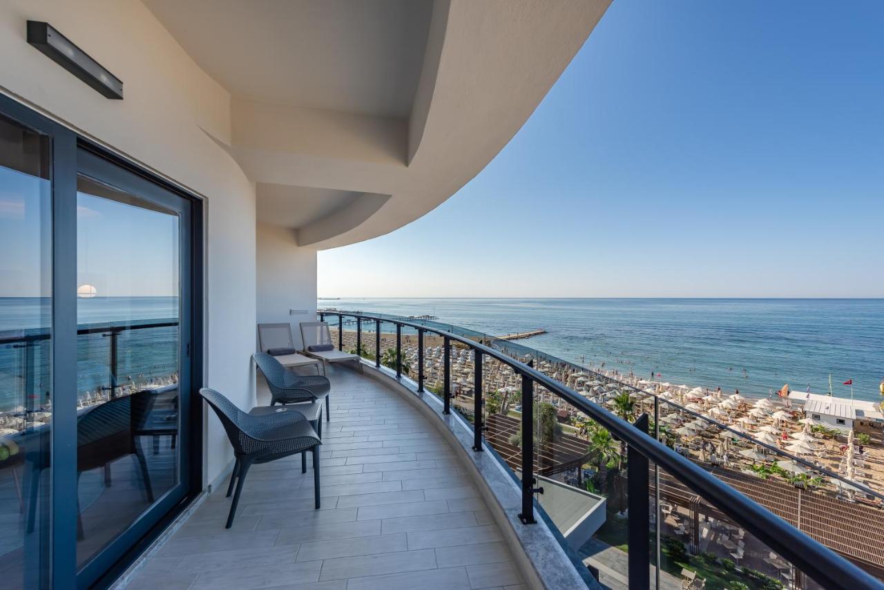 Double or Twin Room Side Sea View