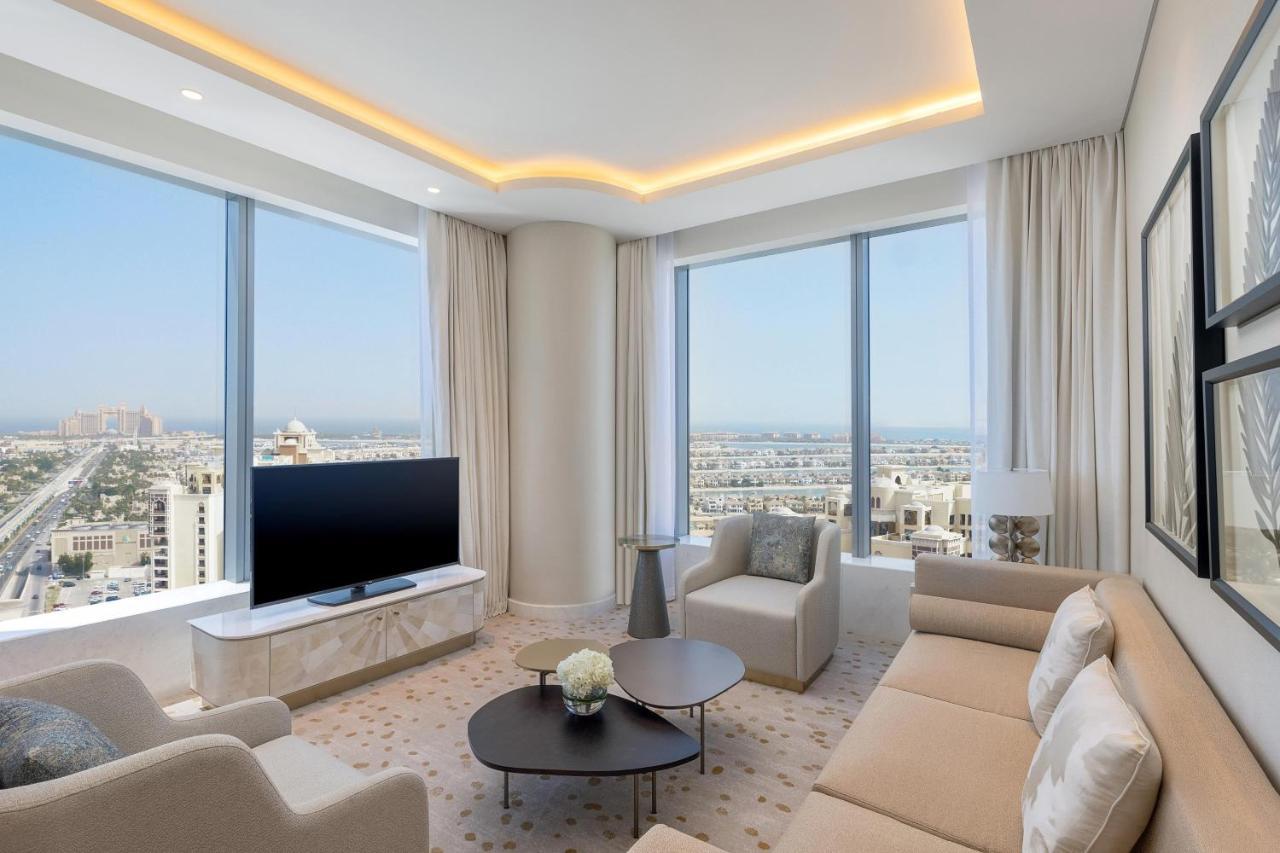 Metropolitan Suite mit Meerblick, Zugang zum KYMA-Strand und einzigartigem St. Regis-Butlerservice