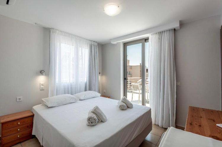 Double or Twin Room Sea View