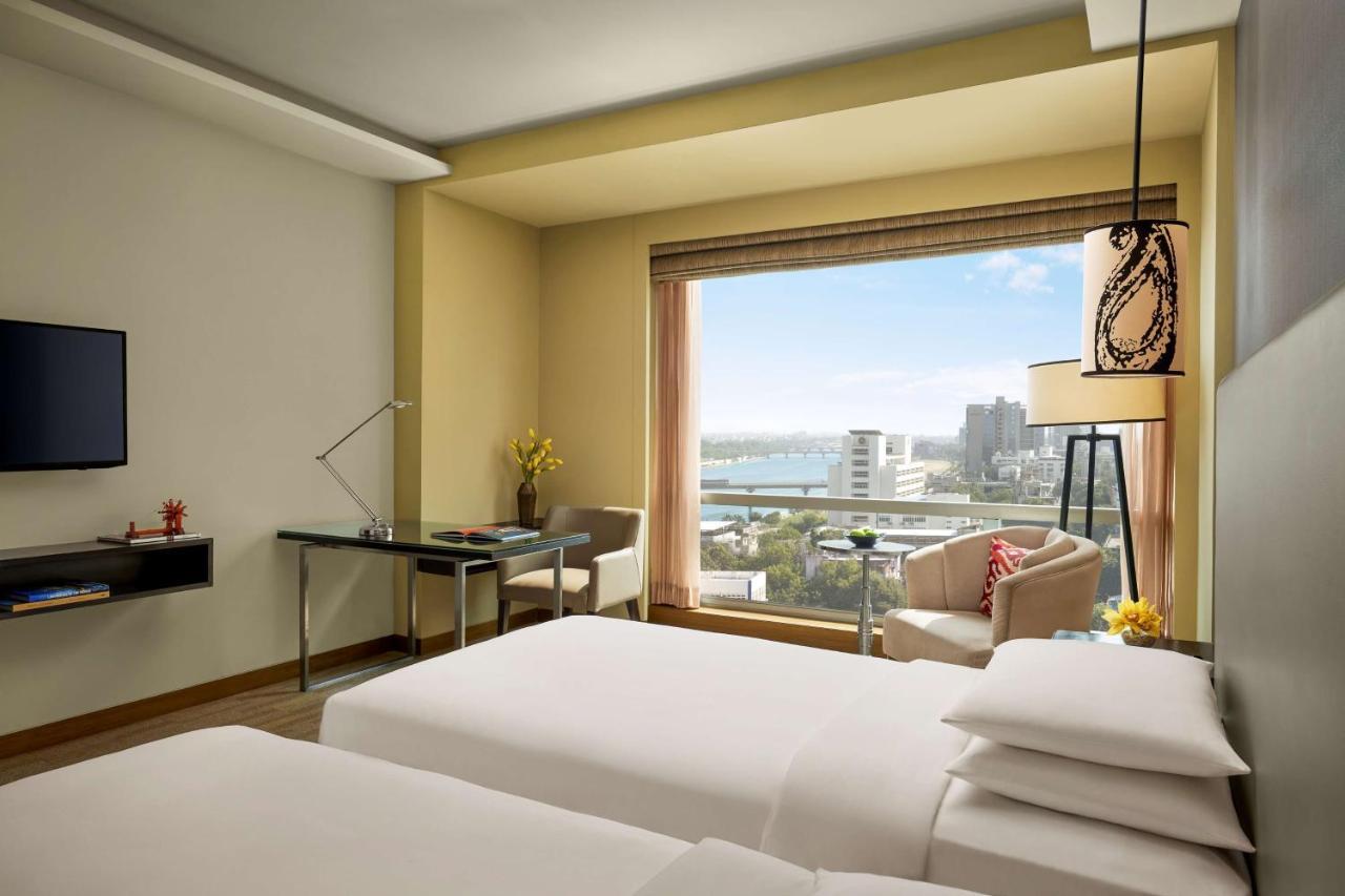 Club Twin Room - Club Access & One-way Complimentary Airport transfer 