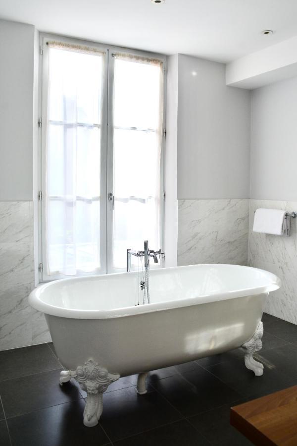 Privilege Suite - Castle,1088437666:JPEG