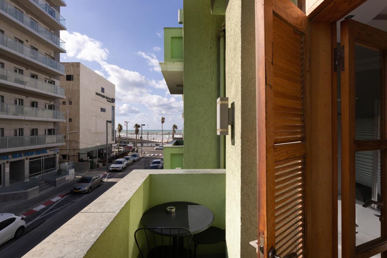 Studio Balcony