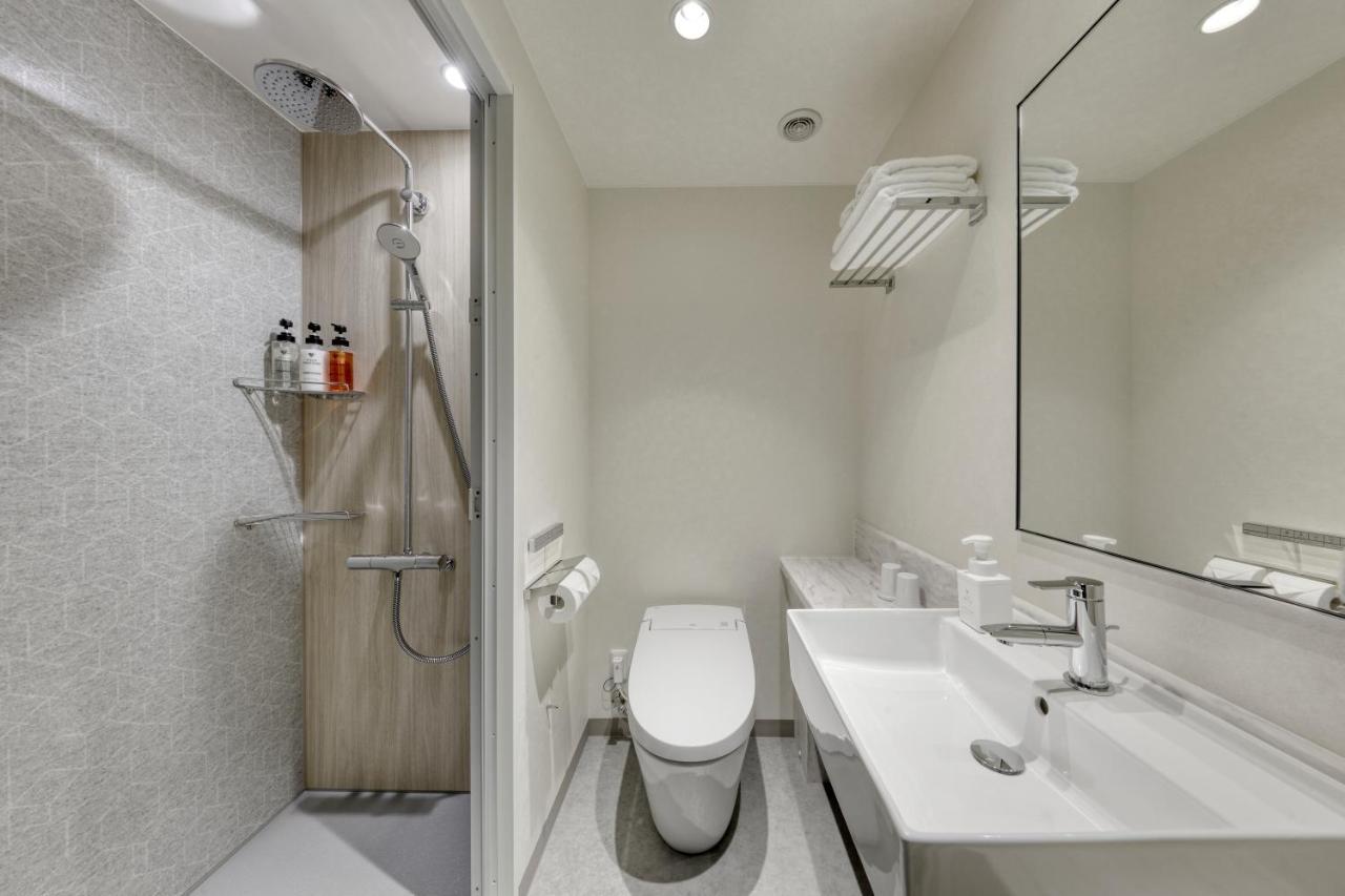 Superior Twin RoomShower booth Non-Smoking Above 14th floor
