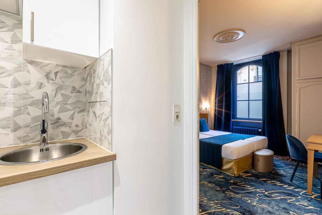 Room Rostand kitchenette