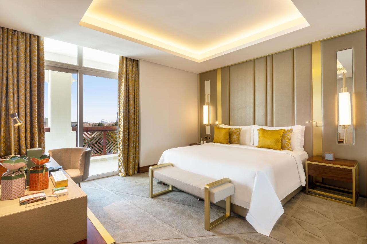 Deluxe Suite 1 Bedroom Suite 1 King Balcony