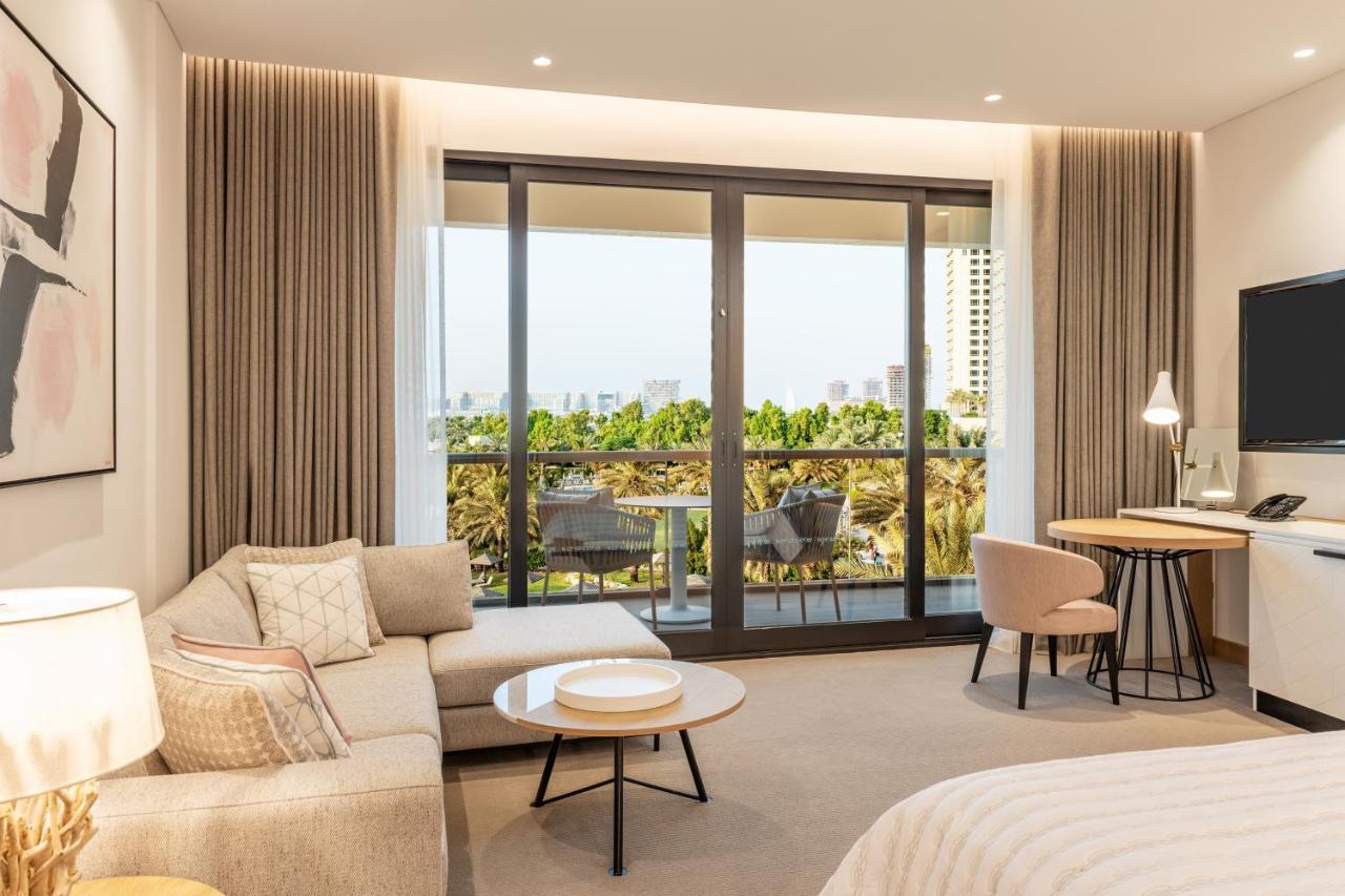 Royal Club Sea View Guest Room 1 King Executive Lounge Access Afternoon Tea & Happy Hour Airport Transfer from Dubai Airport
