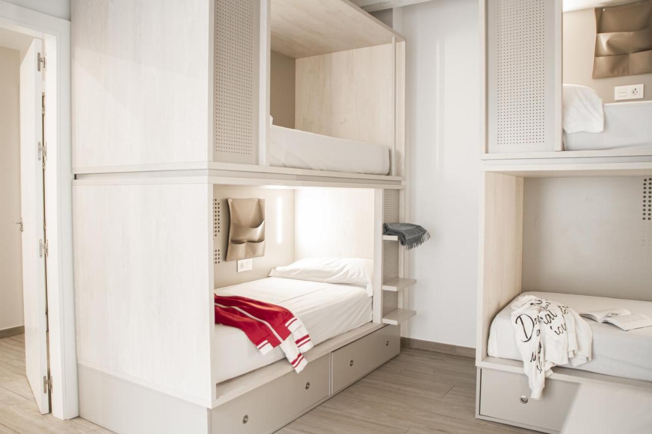 Bed 6-Bed Mixed Dormitory Room Private Bathroom