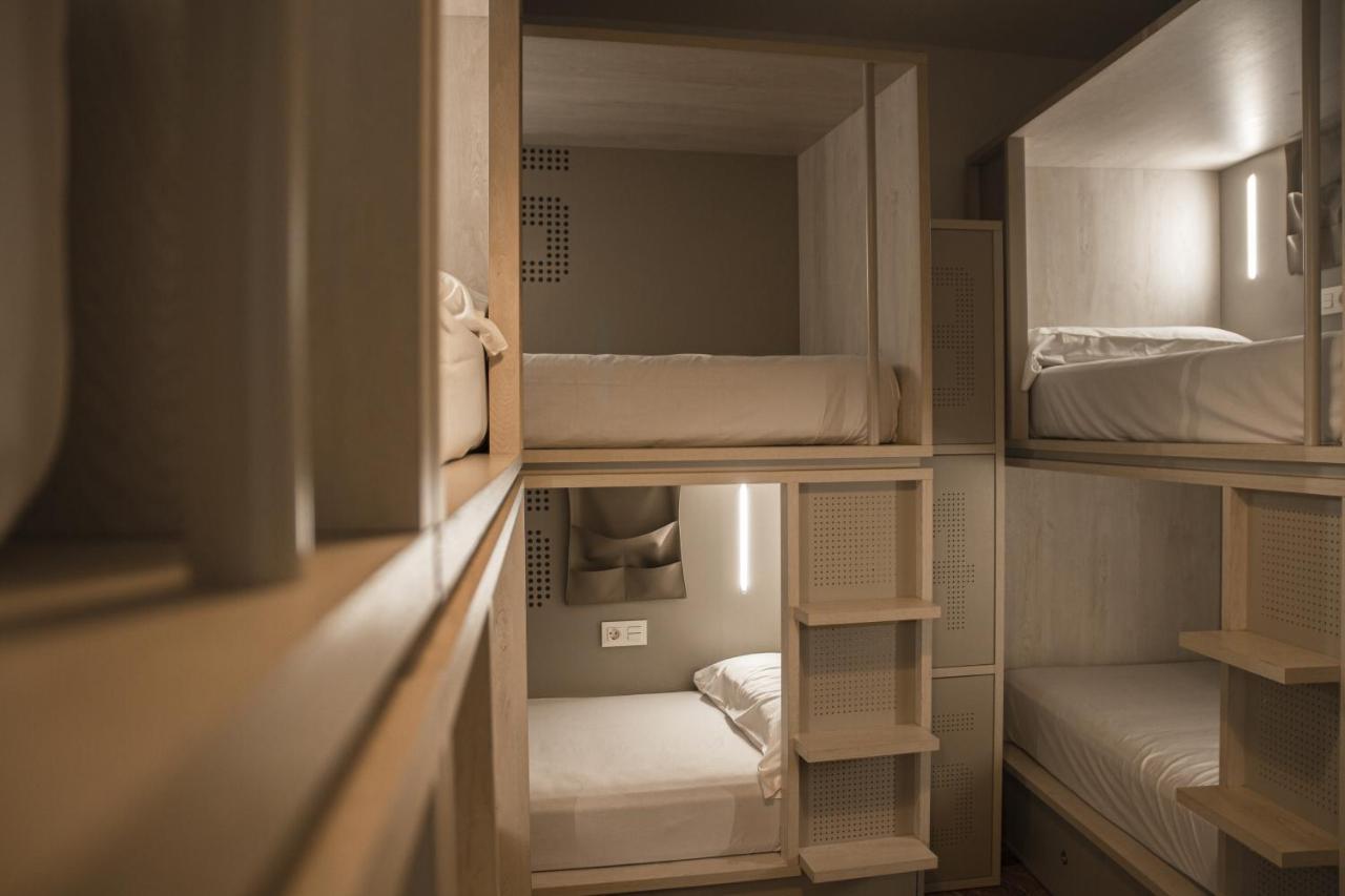 Bed 8-Bed Mixed Dormitory Room Private Bathroom