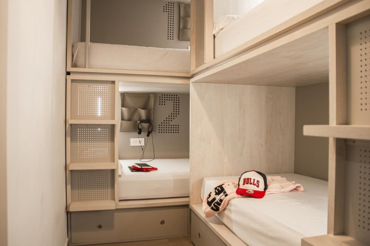 Bed 4-Bed Female Dormitory Room Private Bathroom