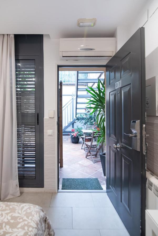 Double Room Private Bathroom Courtyard View
