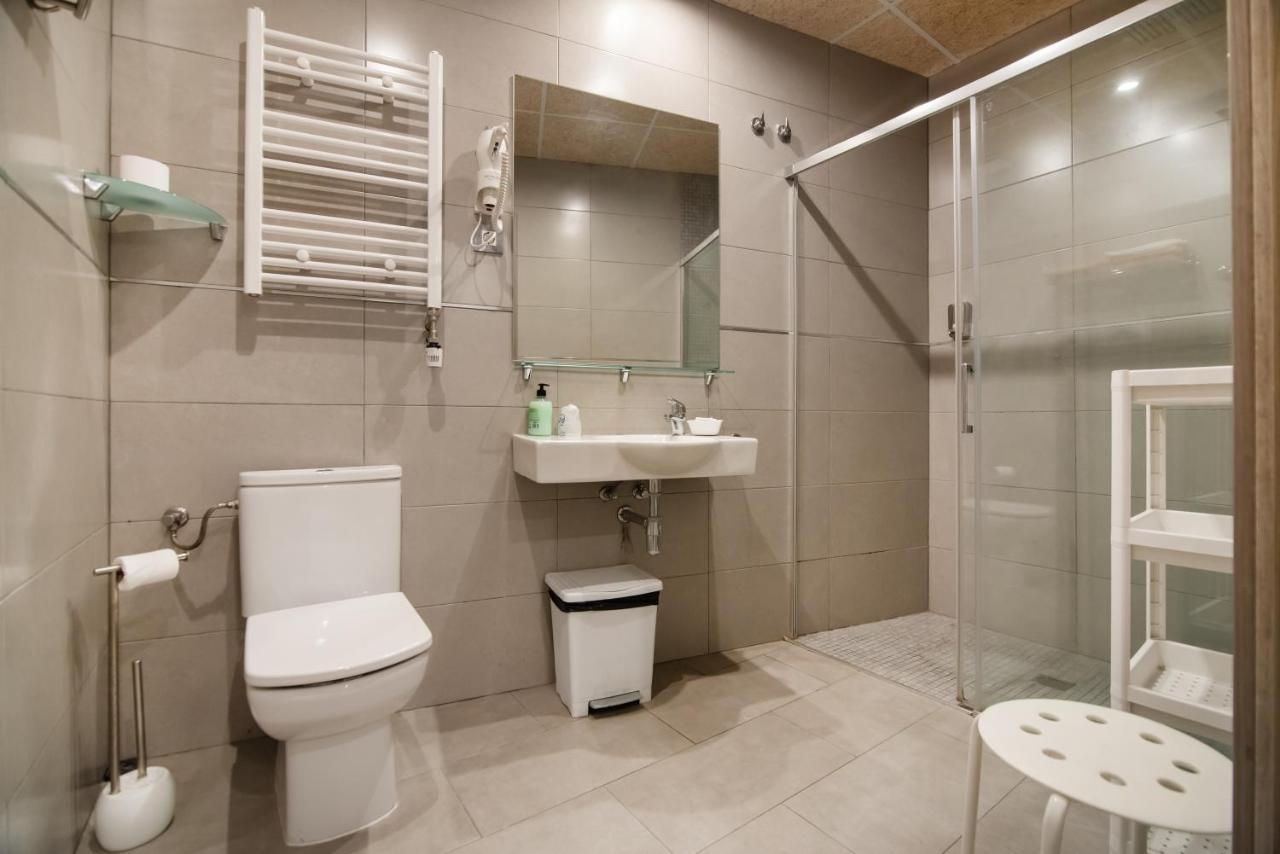 Double Room Private Bathroom Courtyard View