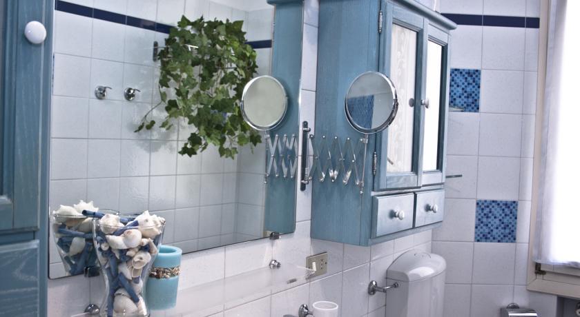 Large Double Room Private External Bathroom