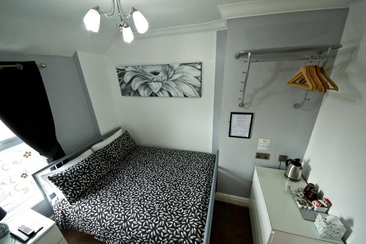 Small Double Room Ensuite